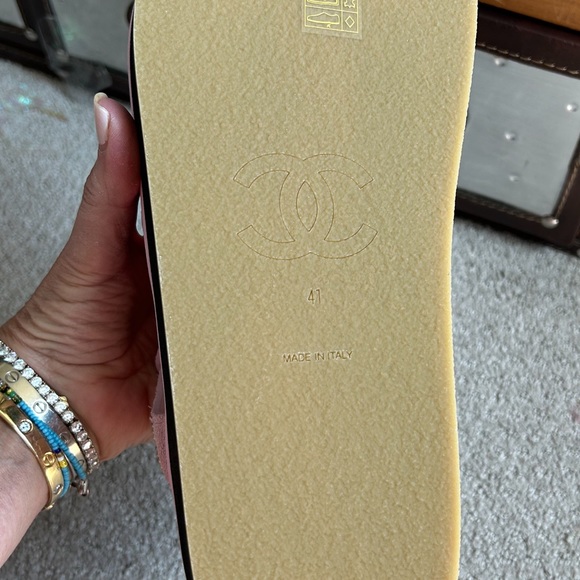 Chanel suede calfskin pink logo sandals NWT - Picture 9 of 11